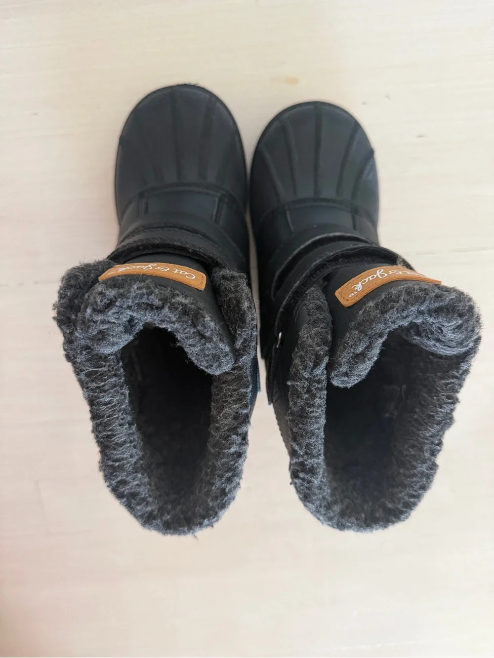 Cat & Jack Black Snowboots 11c kids